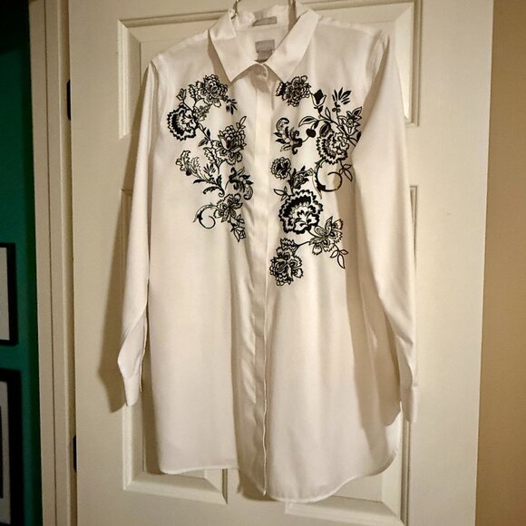 CHICO'S Cool Max All Season No Iron Tunic Shirt with black floral embroidery - Picture 1 of 5